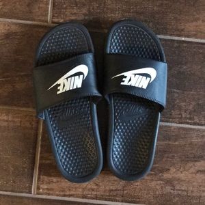 Size 8 nike slides